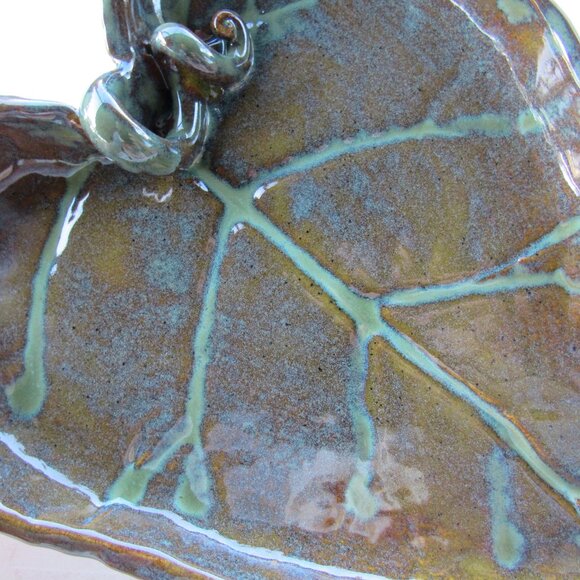 Handmade Large Pottery Leaf Tray - Picture 3 of 5